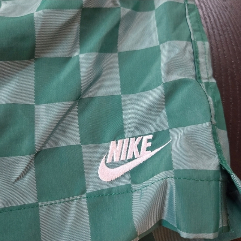 Nike Mens Green Checkered Woven Shorts FN3098-365 XXL New Athletic Workout